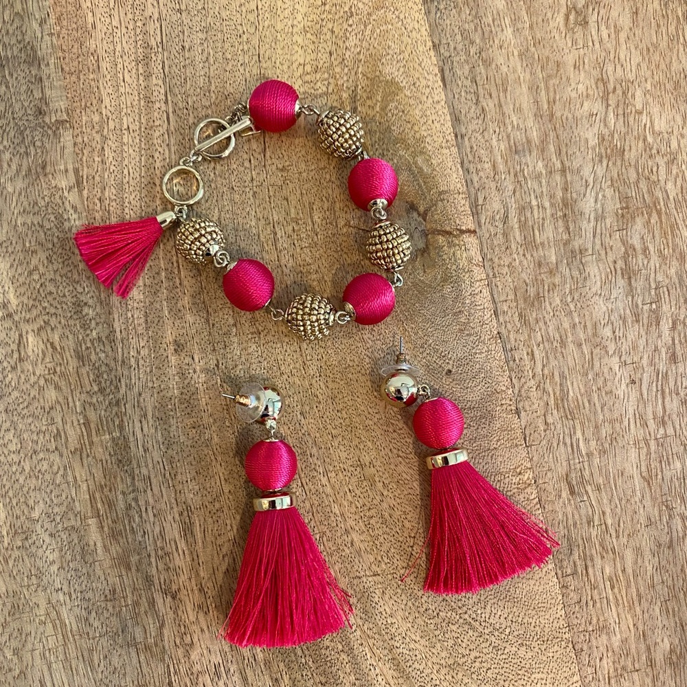 Pink tassel and beaded gold bracelet & earrings!